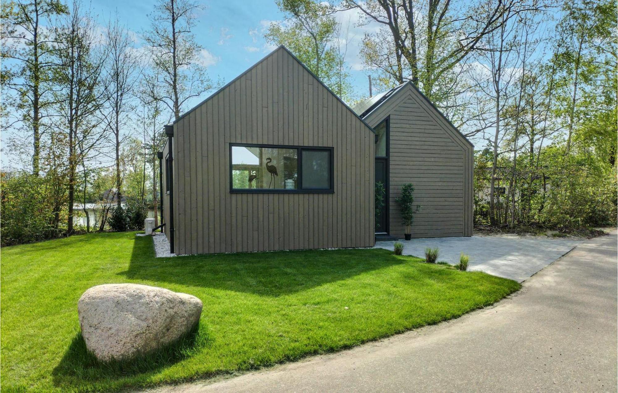 Cozy Home In Oosterwolde With Sauna Zewnętrze zdjęcie